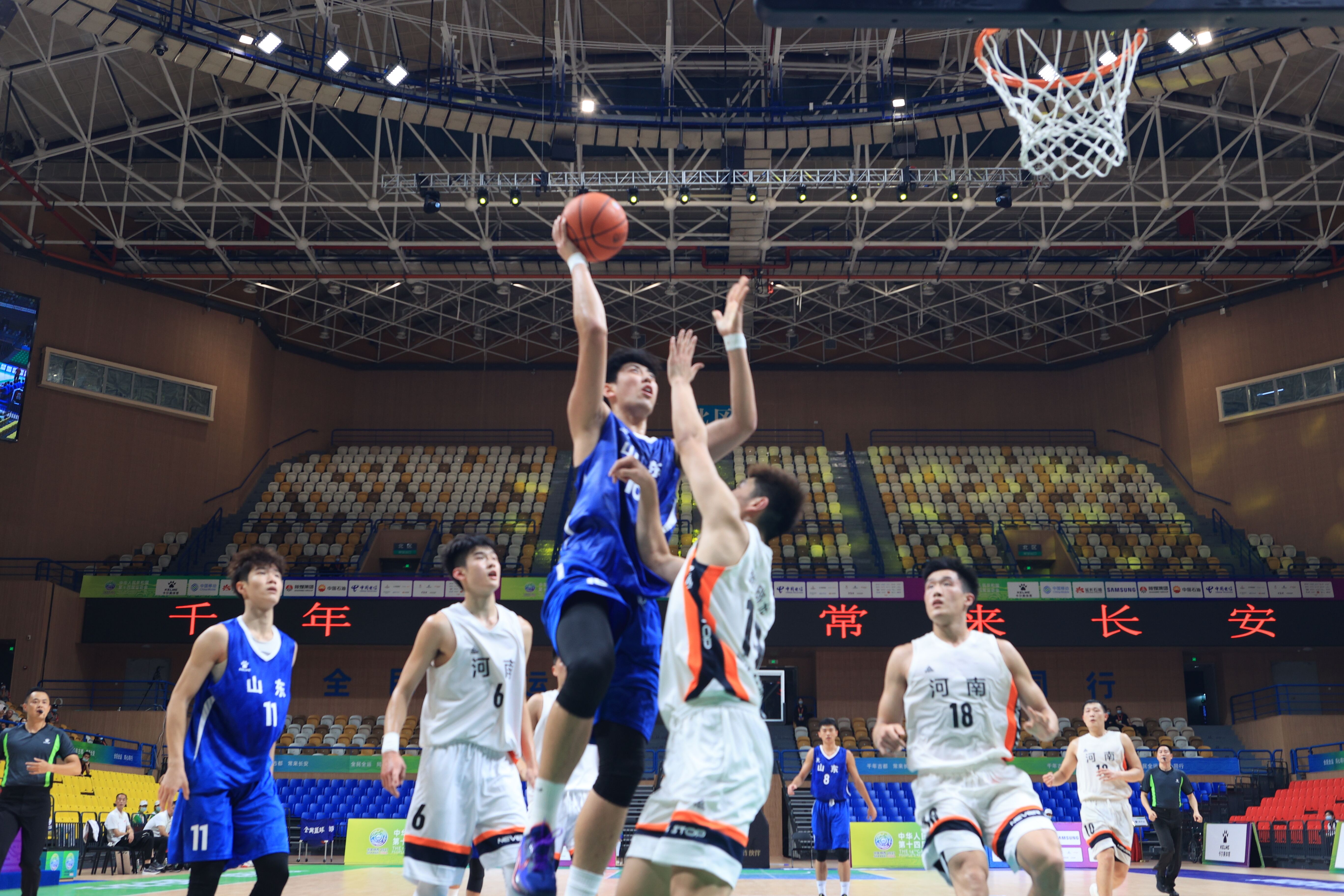 库里几乎霸占了NBA所有三分纪录，除了单场最多三分纪录.